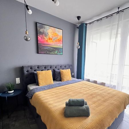 Stylowe Studio Krzemieniecka, Metro Slodowiec, Free Parking By Cosmo Spirit Warsaw Ngoại thất bức ảnh