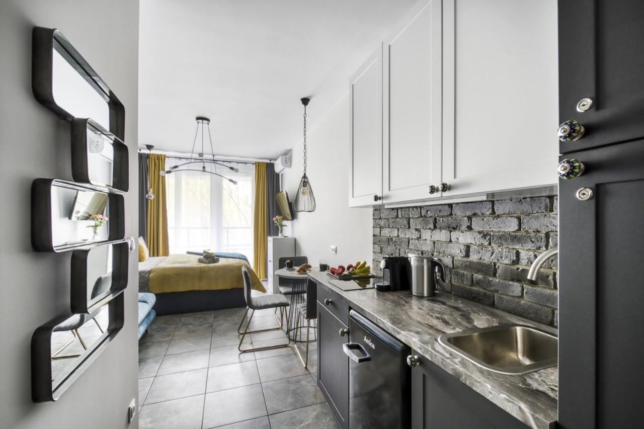 Stylowe Studio Krzemieniecka, Metro Slodowiec, Free Parking By Cosmo Spirit Warsaw Ngoại thất bức ảnh