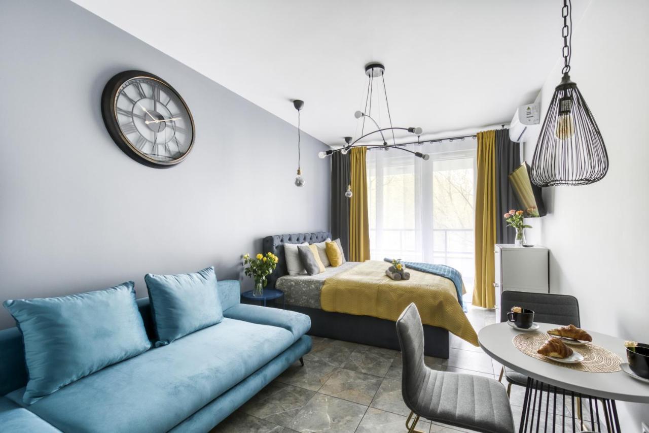 Stylowe Studio Krzemieniecka, Metro Slodowiec, Free Parking By Cosmo Spirit Warsaw Ngoại thất bức ảnh
